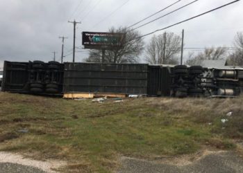 Delays expected on IH-35 in Williamson County after 18-wheeler rolls over