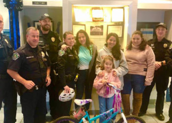 Austin police help out family who lost nearly everything before Christmas