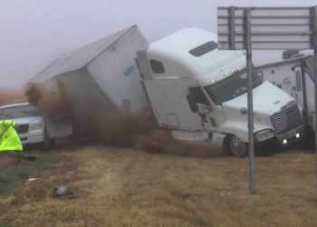 VIDEO: Semi-truck crashes into pile-up in Lubbock Co.