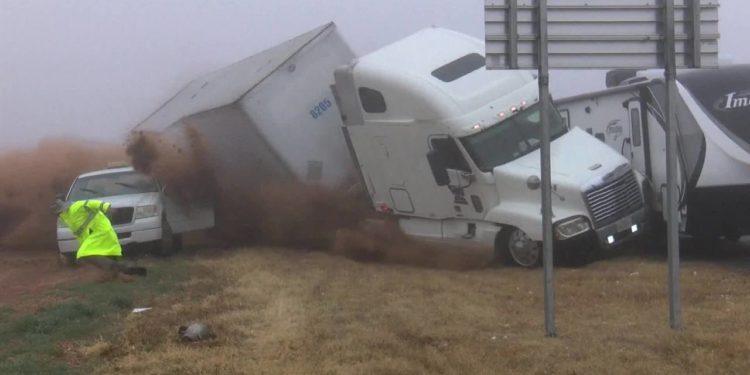 VIDEO: Semi-truck crashes into pile-up in Lubbock Co.
