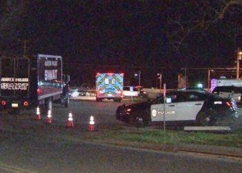 SWAT incident over with man in custody after assault at east Austin mobile home park