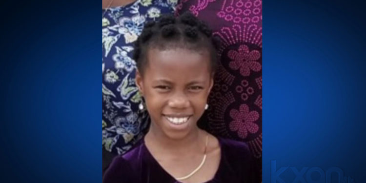 MISSING: Police need help finding 11-year-old girl in north Austin shopping center