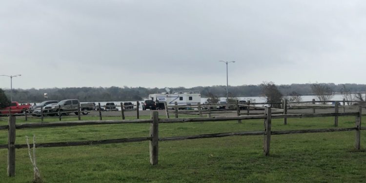 Officials identify 3 who died after boat capsized in Lake Fayette