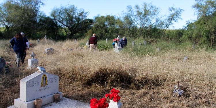 Trump’s Wall May Have to Avoid Multiple Historic Cemeteries
