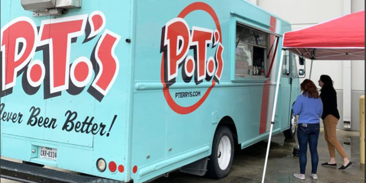 P. Terry’s adds crispy chicken sandwich to its menu for limited time