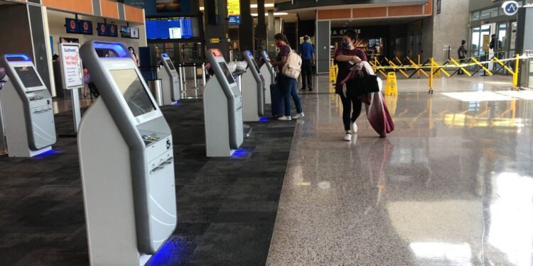 Police investigating suspicious package at Austin airport