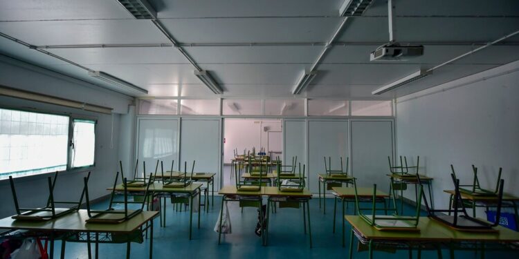 TEA warns to cut off funding if Austin ISD doesn’t change instruction model for secondary students