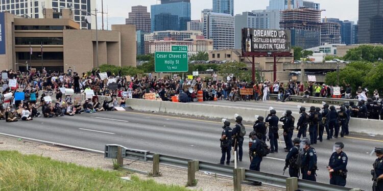 Lawsuit: Protester says he was running away when APD officer shot him in the face with ‘less lethal’ round