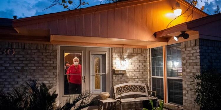 ‘Cancel Gatherings, Large And Small’: Texas Officials Raise Alarm Ahead Of Thanksgiving Holiday