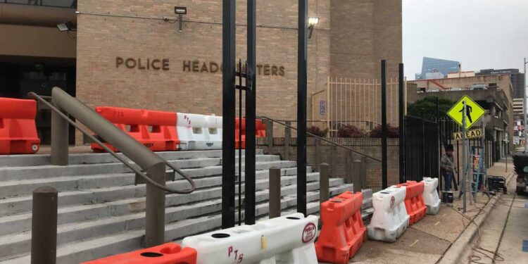 Austin Police Department places new fencing at headquarters entrance