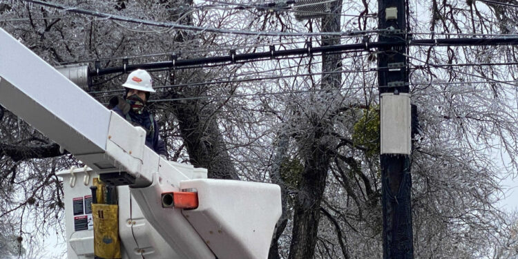 THURSDAY LIVE BLOG: Power coming back on for thousands in Central Texas