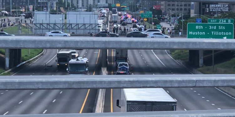 Bill that would make it a felony for Texas protesters to obstruct emergency vehicles goes to governor’s desk