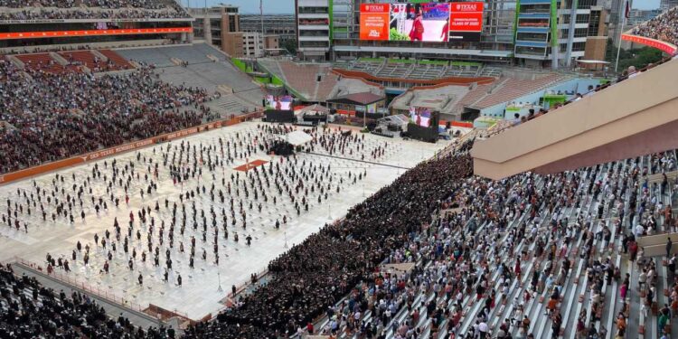 UT-Austin celebrates Class of 2021 at commencement ceremony