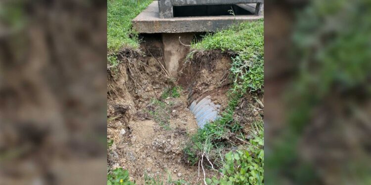 Rusting City of Austin pipe creates sinkhole across three yards