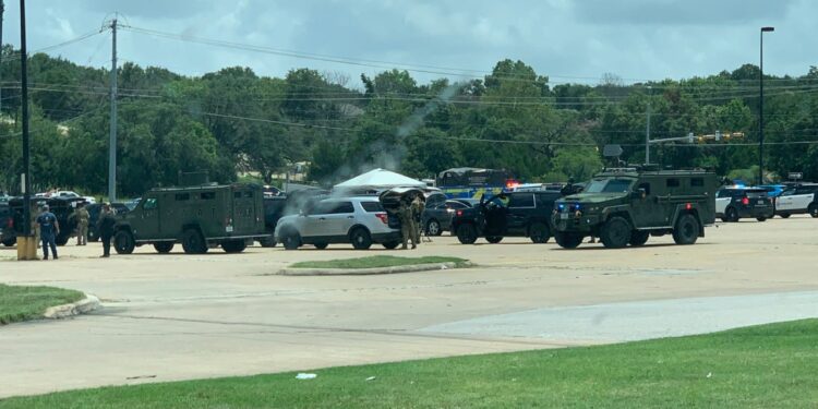 Suspect in custody after reports of man with weapon off Old Bee Caves Road