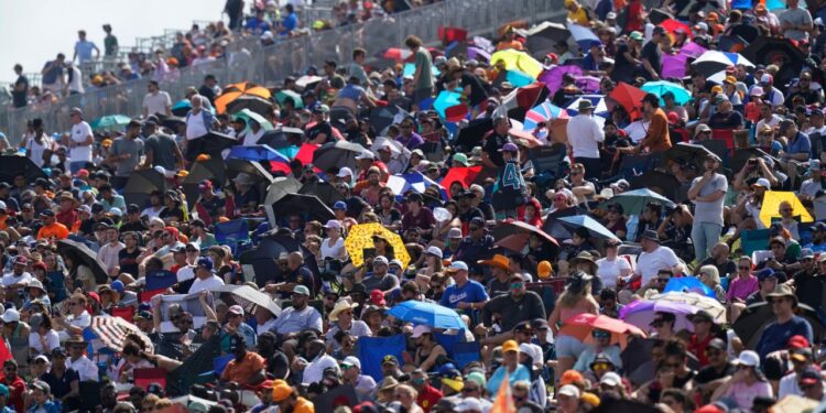 Shuttle issues for F1 race weekend, ‘disappointing’ fans