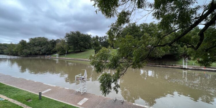 Barton Springs Pool closes after heavy rainfall causes flooding