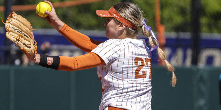 Late Arkansas rally sinks Texas softball in super regional