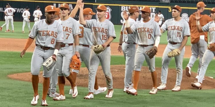Hansen propels Texas baseball to win first game of Big 12 Tournament