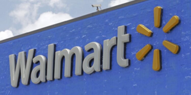 Elgin Walmart evacuated after gas leak