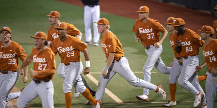Texas Longhorns notch 38th CWS trip, beat East Carolina Pirates 11-1